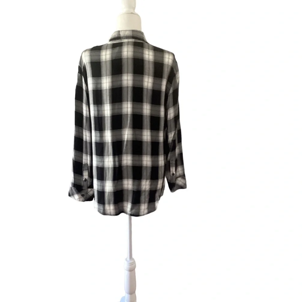 Sanctuary Button-Down Blouse Size Large. NWT-New with Taga - Picture 3 of 8